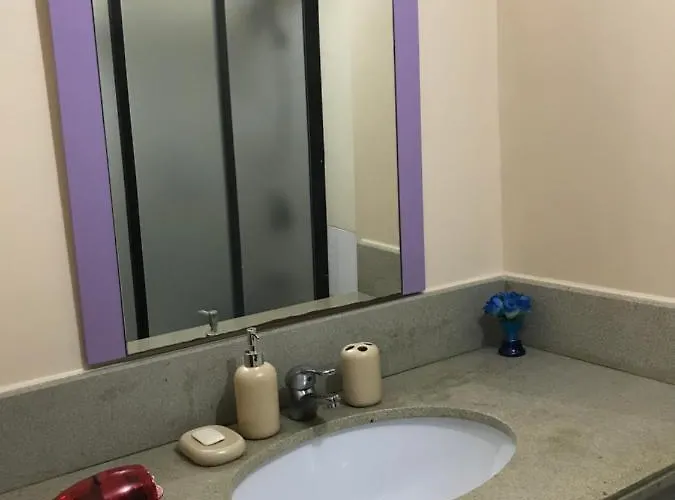 Redwood Fairview Two Bedroom Apartamento *
